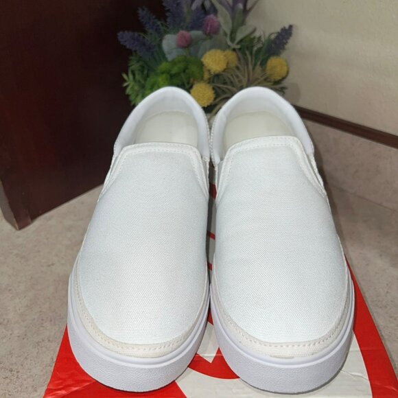 Womens Nike Court Legacy Slip-On Sneakers White Canvas Size 9.5 New With Box Cas - Picture 7 of 13